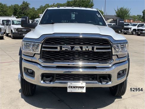 Used 2023 RAM 5500 Tradesman w/ Chrome Appearance Group AWD/4WD image 10