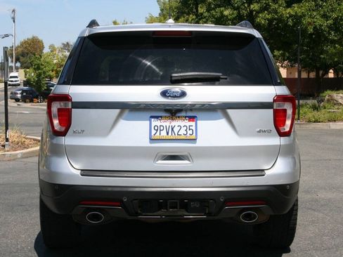 Used 2018 Ford Explorer XLT w/ Equipment Group 202A AWD/4WD image 6