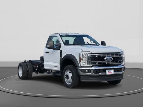 New 2026 Ford F450 XL w/ XL Chrome Package image 4