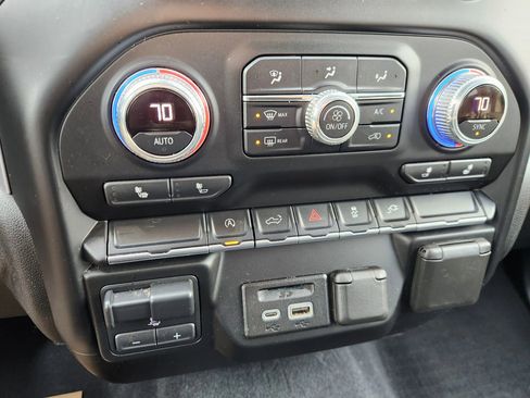 Used 2020 GMC Sierra 1500 SLE w/ SLE Value Package image 34