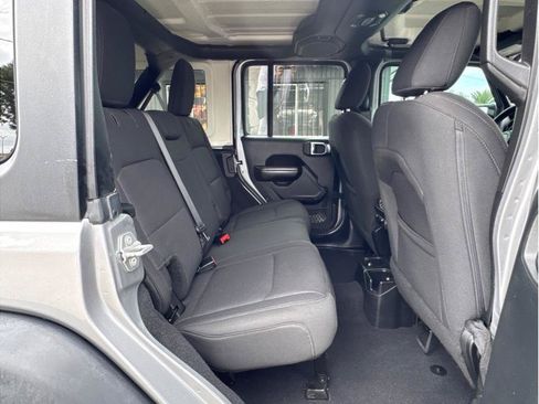 Used 2018 Jeep Wrangler Unlimited Sport S AWD/4WD image 24