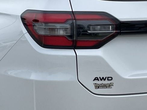 Used 2025 Honda Pilot Touring image 6