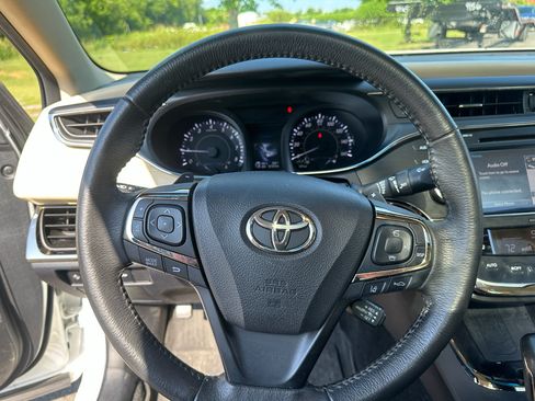 Used 2017 Toyota Avalon XLE Premium w/ All Weather Liner Package FWD image 25