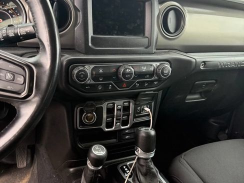 Used 2018 Jeep Wrangler Unlimited Sport S AWD/4WD image 11