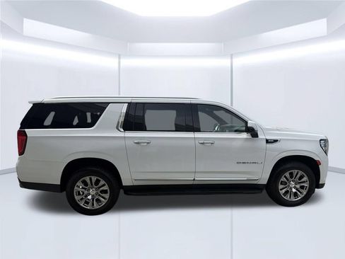 Used 2023 GMC Yukon XL Denali RWD image 8