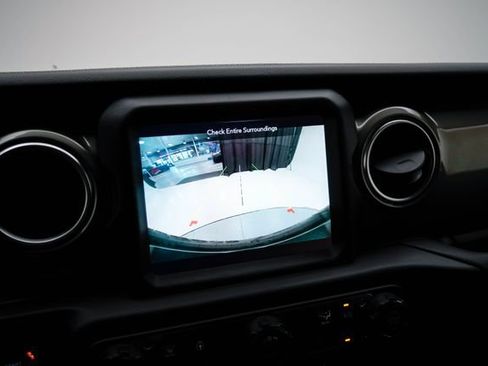 Used 2023 Jeep Wrangler Unlimited Sahara w/ LED Lighting Group AWD/4WD image 4