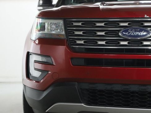 Used 2016 Ford Explorer XLT w/ Equipment Group 202A AWD/4WD image 6