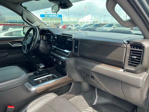 Used 2025 Chevrolet Silverado 1500 LT Trail Boss w/ Convenience Package II image 28