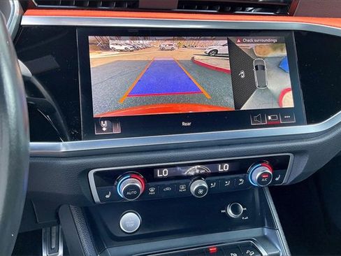 Used 2019 Audi Q3 2.0T Prestige w/ Prestige Package image 21