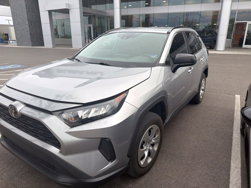 Used 2019 Toyota RAV4 LE w/ Carpet Mat Package FWD image 7