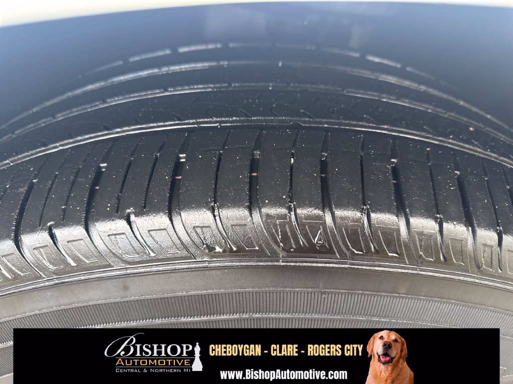 Used 2023 Buick Enclave Essence AWD/4WD image 19