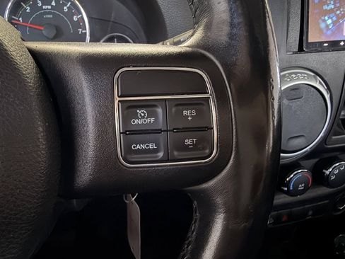 Used 2014 Jeep Wrangler Unlimited Sahara AWD/4WD image 28