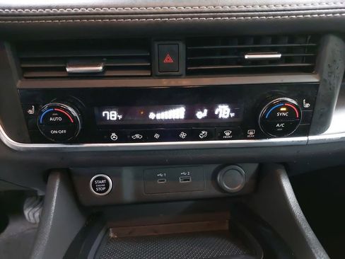 Used 2023 Nissan Rogue SV w/ SV Premium B Package AWD/4WD image 21