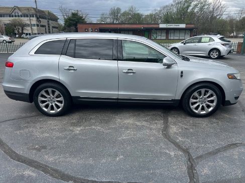 Used 2014 Lincoln MKT AWD w/ Equipment Group 201A image 7