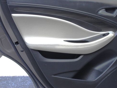 Used 2019 Buick Envision Essence image 16