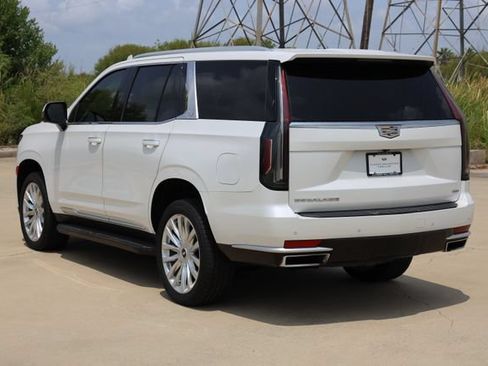 Used 2022 Cadillac Escalade Luxury RWD image 6