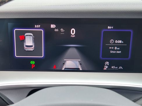 Certified 2025 Volkswagen Tiguan SE AWD/4WD image 10
