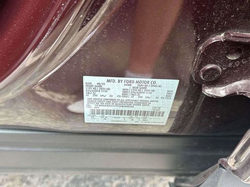 Used 2023 Ford Explorer XLT AWD/4WD image 18