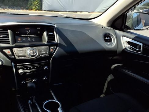 Used 2020 Nissan Pathfinder S FWD image 25