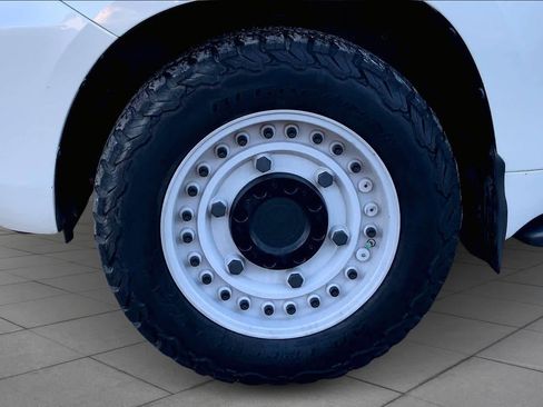 Used 2015 Toyota Land Cruiser image 11