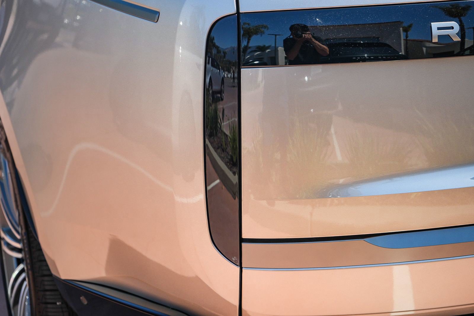 New 2026 Land Rover Range Rover Long Wheelbase SE AWD/4WD image 7