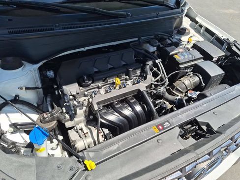 Used 2025 Hyundai Venue SEL FWD image 35