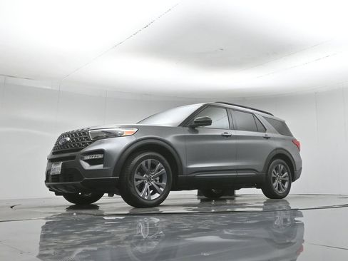 Used 2023 Ford Explorer XLT w/ Equipment Group 202A RWD image 47