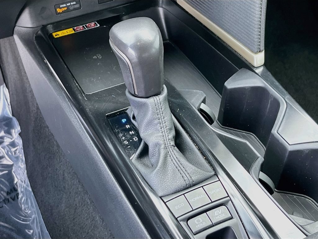 Used 2025 Toyota Camry SE FWD image 26