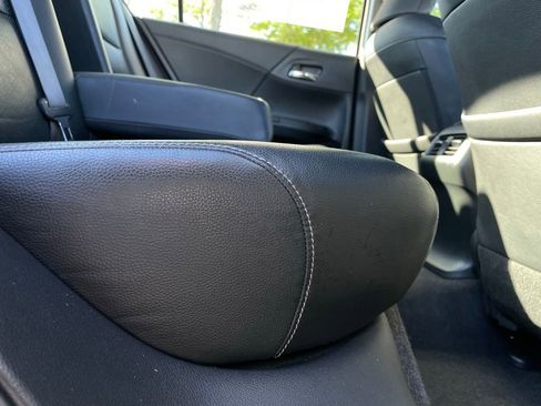 Used 2017 Honda Accord Touring image 35