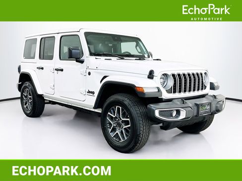 Used 2025 Jeep Wrangler Sahara image 1