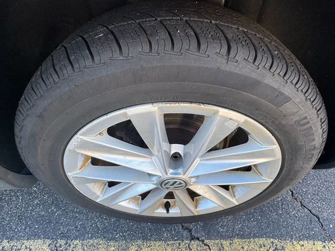 Used 2019 Volkswagen Golf Alltrack SE image 37