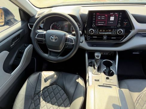 Used 2022 Toyota Highlander LE image 21
