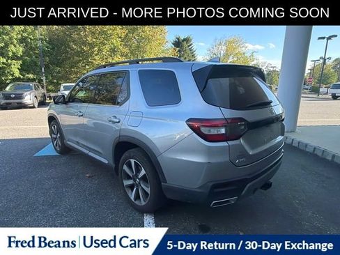 Used 2025 Honda Pilot Elite image 5
