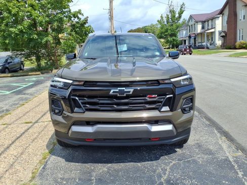 Used 2024 Chevrolet Colorado Z71 w/ Z71 Convenience Package 2 AWD/4WD image 2