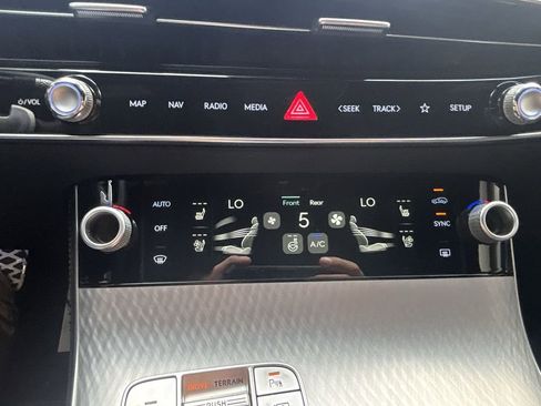 New 2026 Genesis GV70 2.5T Sport Prestige AWD/4WD image 17