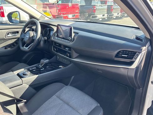 Used 2024 Nissan Rogue SV image 73