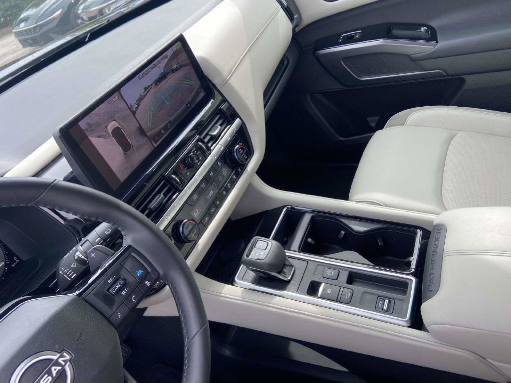 Used 2026 Nissan Pathfinder SL FWD image 21