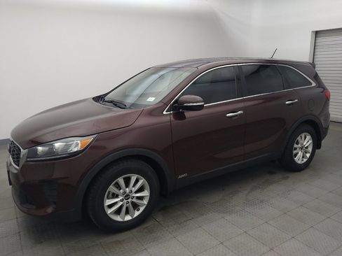Used 2019 Kia Sorento AWD V6 image 2