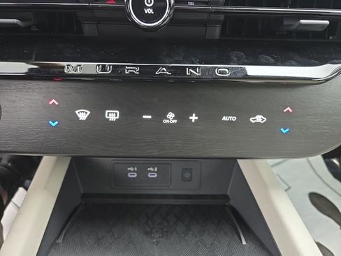 Used 2025 Nissan Murano SV image 35