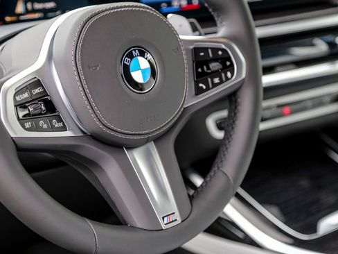 New 2026 BMW X7 xDrive40i w/ M Sport Package image 11