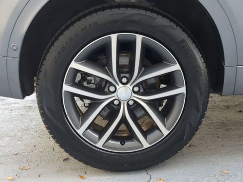 Used 2025 Land Rover Discovery Sport S image 14