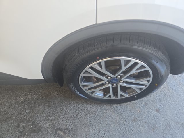 Used 2020 Ford Escape SEL FWD image 21