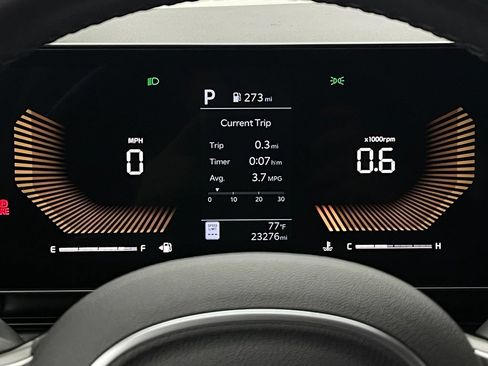Used 2025 Kia Carnival FWD image 21