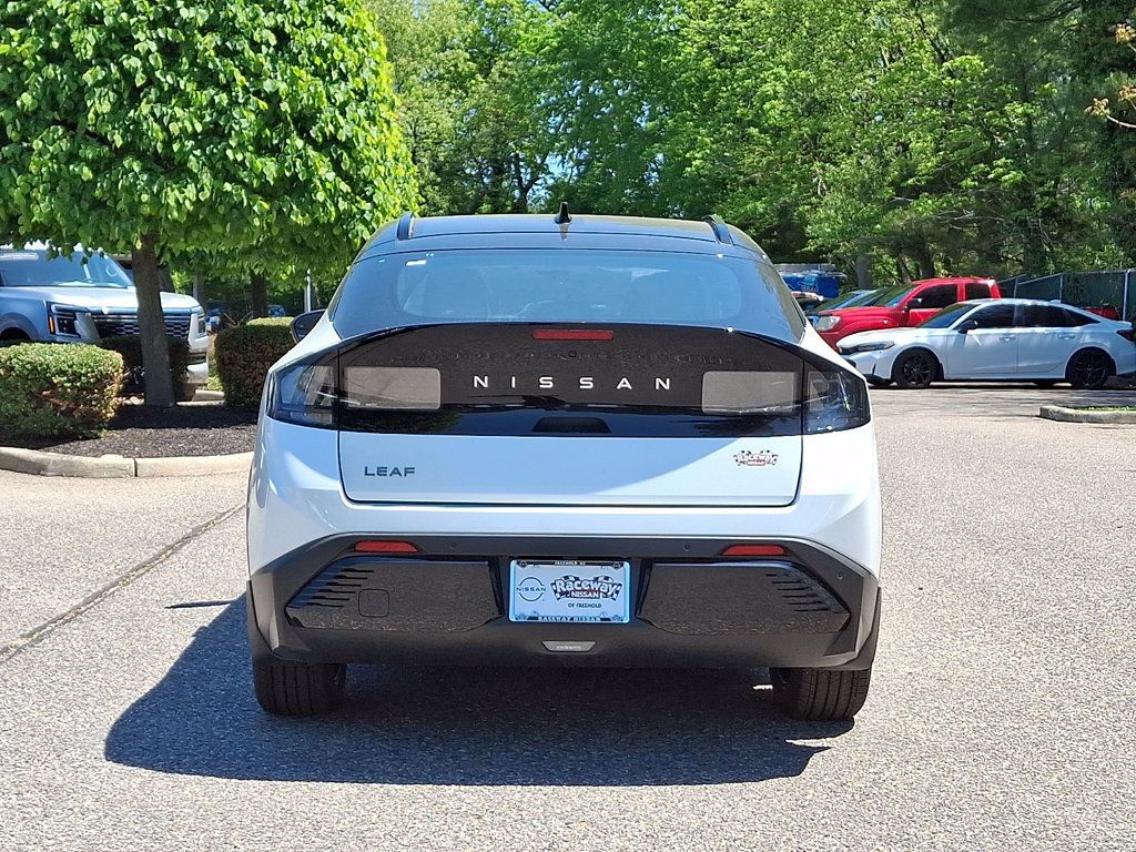New 2026 Nissan Leaf Platinum+ w/ Cargo Package (Platinum+) FWD image 7
