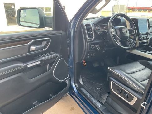 Used 2022 RAM 1500 Laramie AWD/4WD image 3