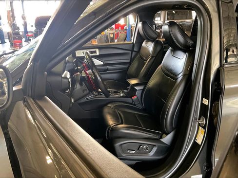 Used 2020 Ford Explorer ST w/ ST Street Pack image 7