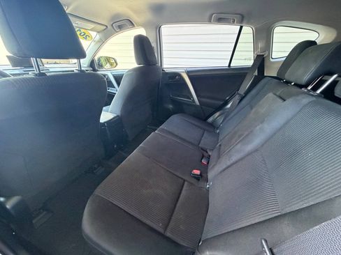 Used 2016 Toyota RAV4 LE FWD image 21
