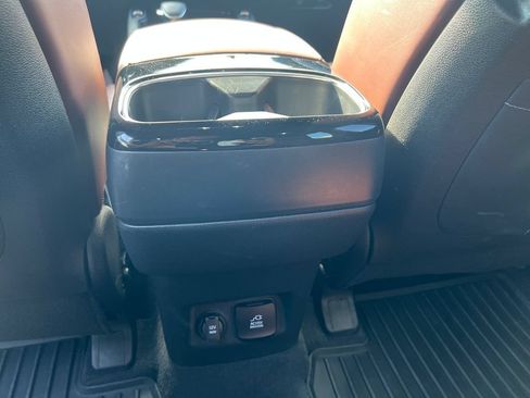 Certified 2024 Kia Telluride SX Prestige AWD/4WD image 16