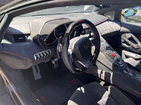 Used 2016 Lamborghini Aventador LP 700-4 AWD/4WD image 2