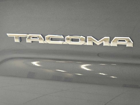 Certified 2023 Toyota Tacoma TRD Off-Road w/ TRD Premium Off Road Package AWD/4WD image 7